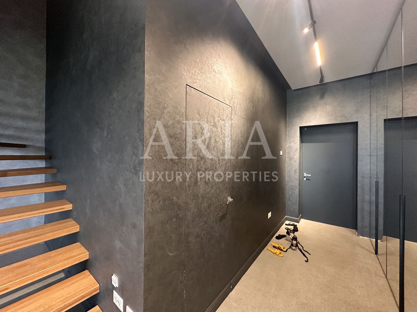 SMART VILLA - POOL - LUXURY GATED COMMUNITY - NEAR THE FOREST - Poză 26