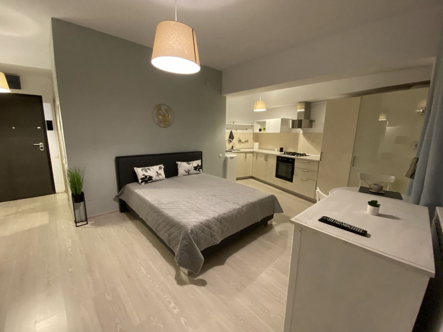 GARSONIERA- UPTOWN RESIDENCE, CENTRALA PROPRIE, MOBILAT MODERN - Poză 1