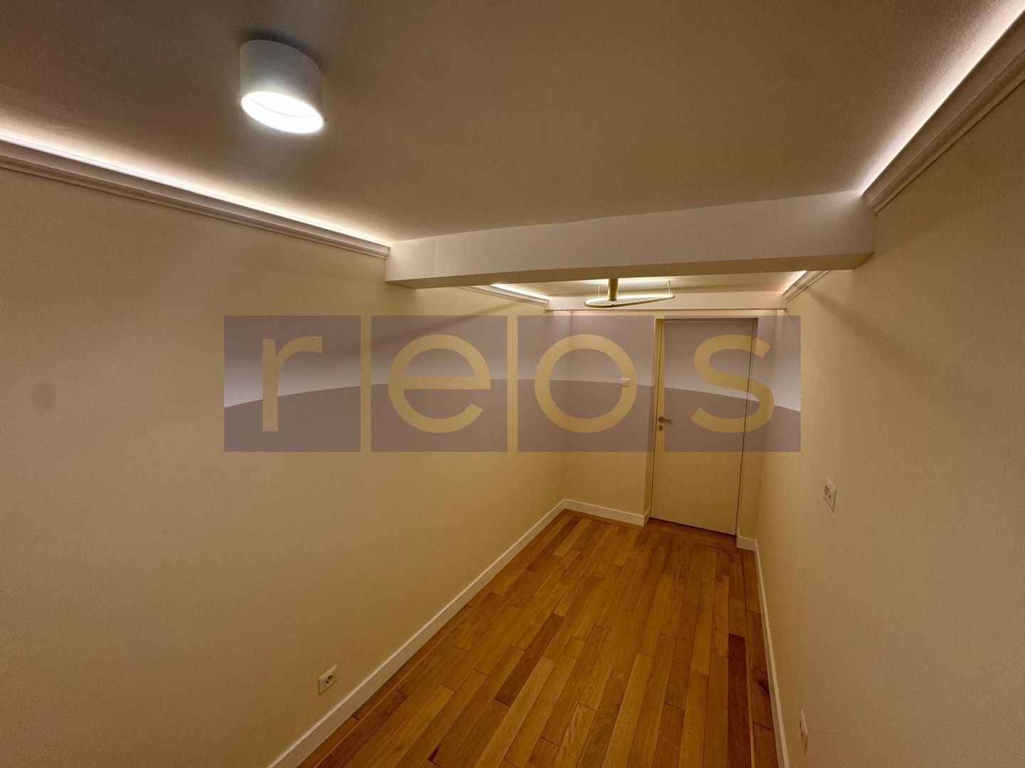 DEMISOL IN VILA | 5 CAMERE | NOU RENOVAT | FINISAJE LUX | DOROBANTI | - Poză 20