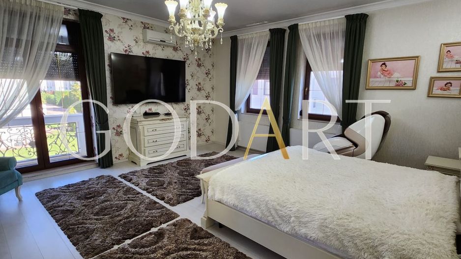 Resedinta exclusivista | Curte generoasa | Erou Iancu Nicolae - Poză 19