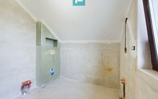 Casă la gri în Livada - Poză 12