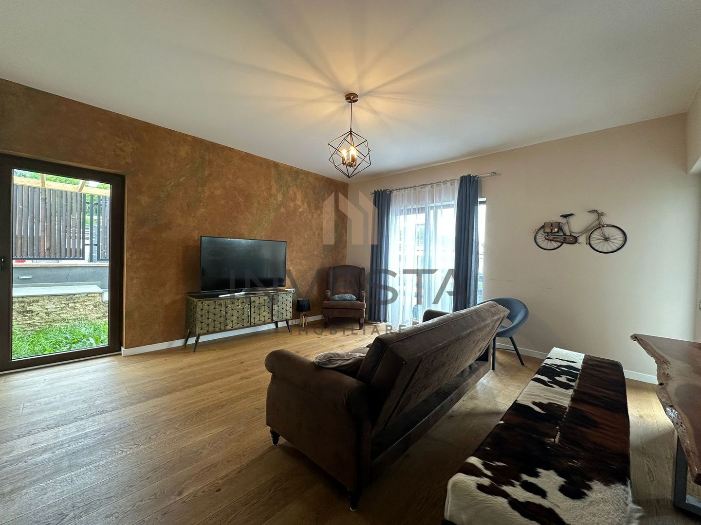 Apartament in vila cu panorama deosebita si garaj! - Poză 19