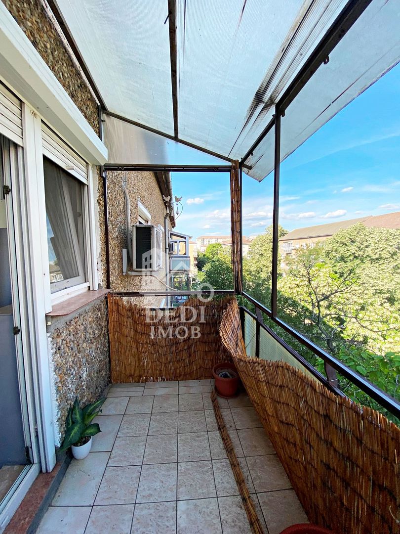 Apartament 3 camera de vânzare in zona Rogerius, Oradea - Poză 11