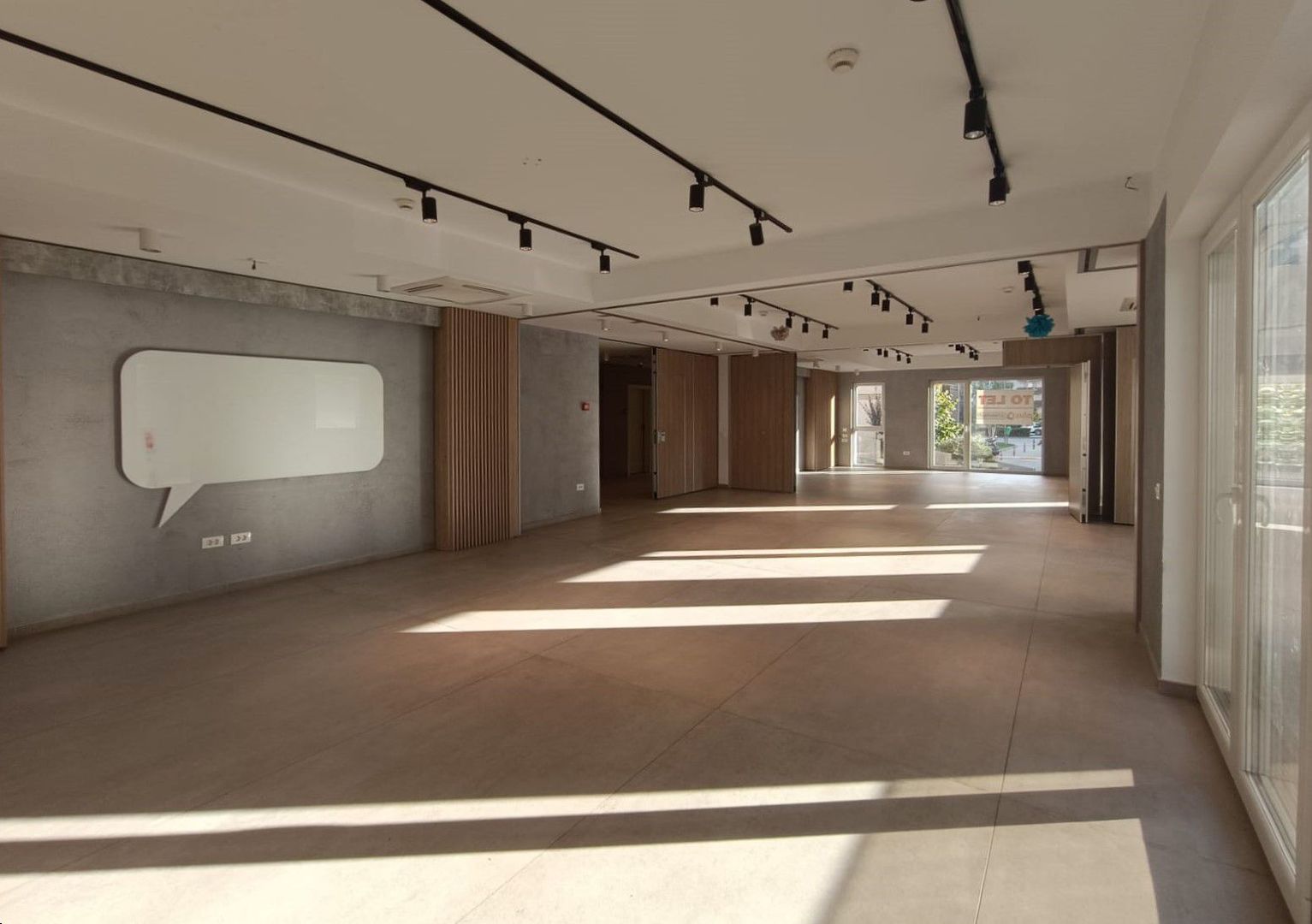 Inchiriem spatiu comercial 202 mp zona Coresi - Poză 23