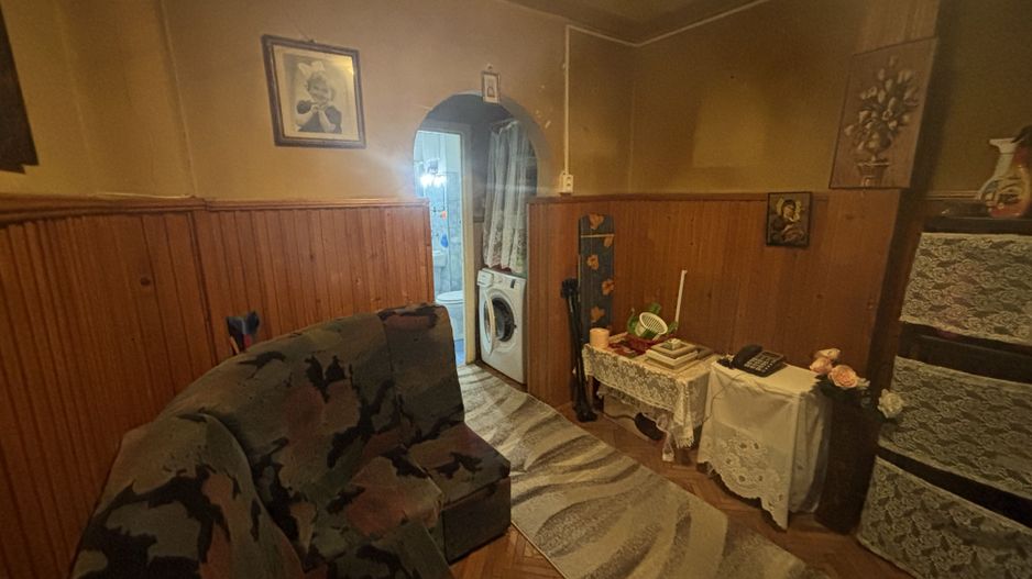 Decomandat la parter in Girocului - Poză 6