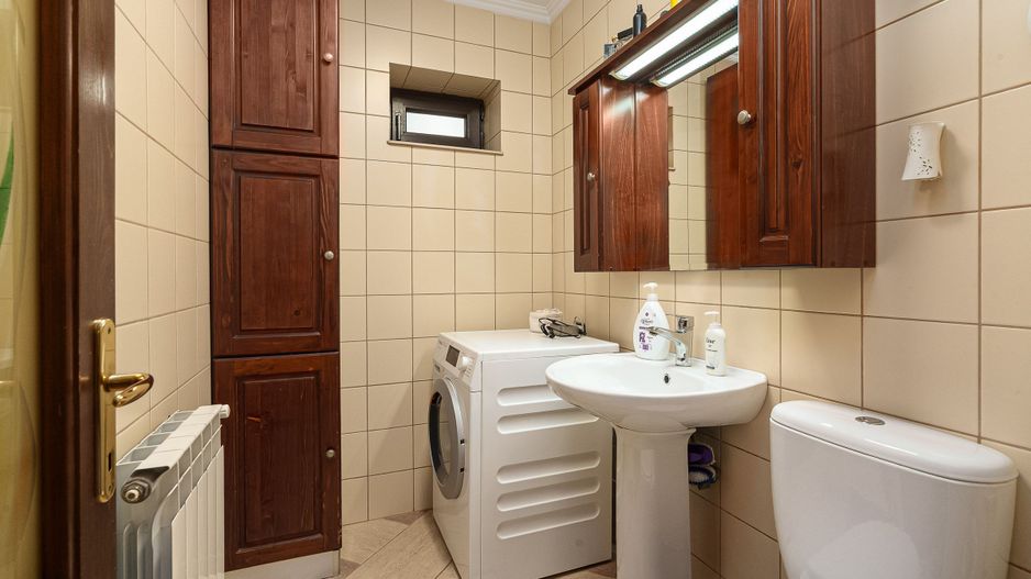 RAHOVA Salaj Vila 2007 S+P+1+M calitate superioara 370 mp - Poză 15