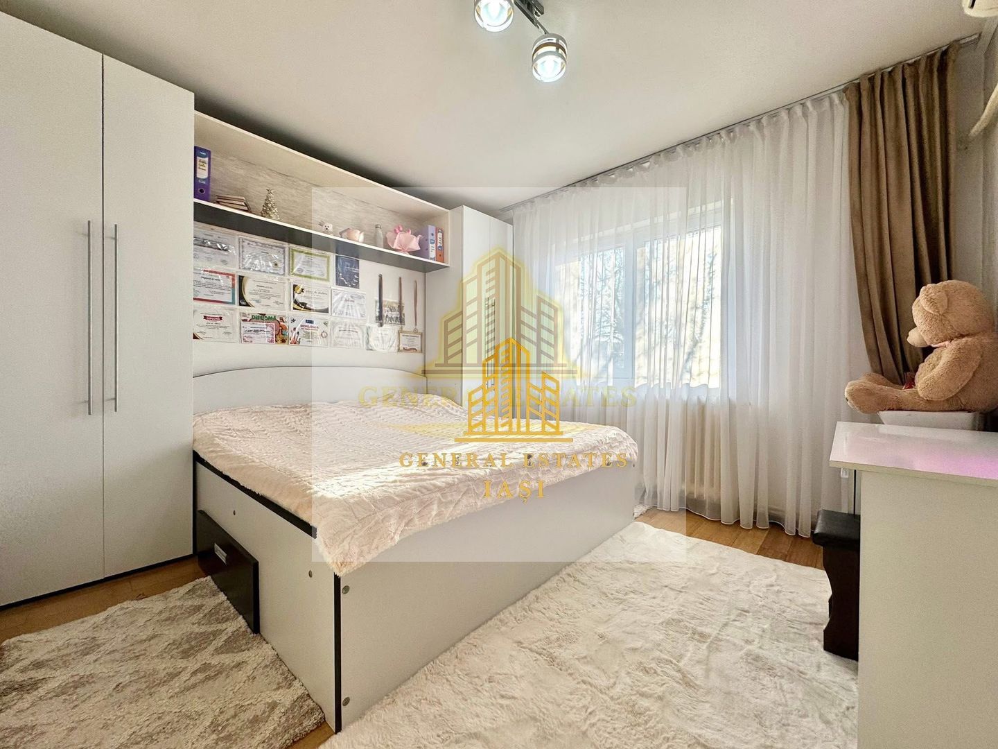 Vânzare apartament -Tătărași, Str. Vasile Lupu (Stația Flora) - Poză 1