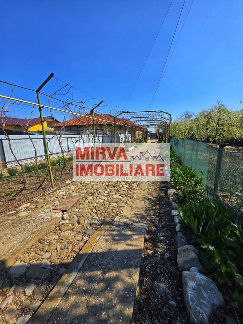 Casă 4 camere, 685 mp teren, renovată 2011 – Mănești, Zalhanaua - Poză 50