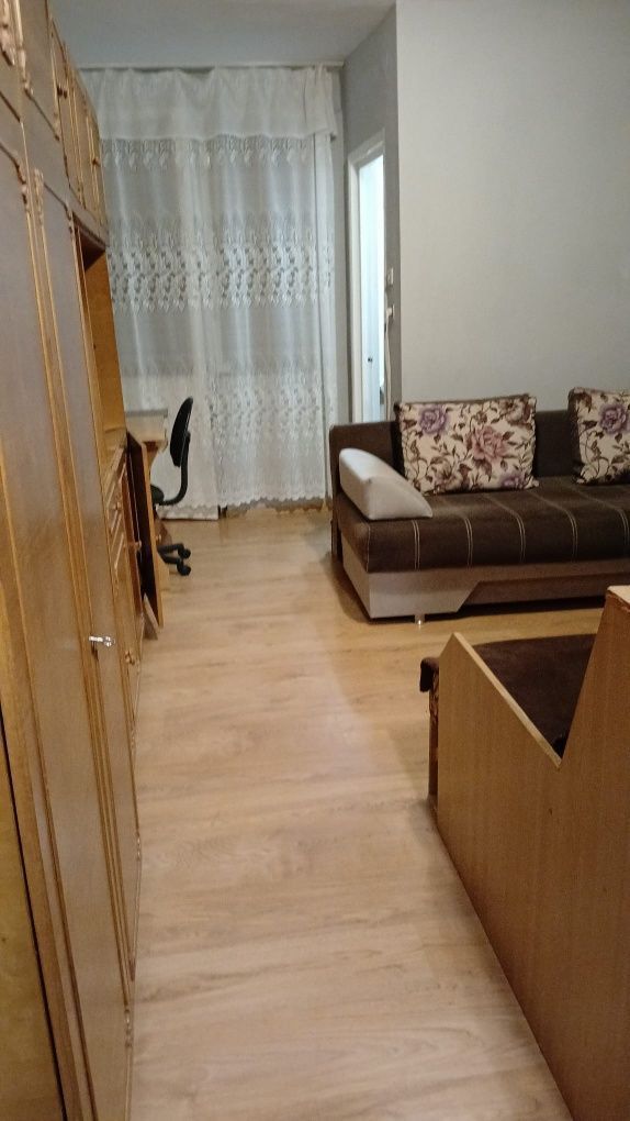 BRASADAS vinde garsoniera 26mp la etajul 3/4 Ostrovului. - Poză 1