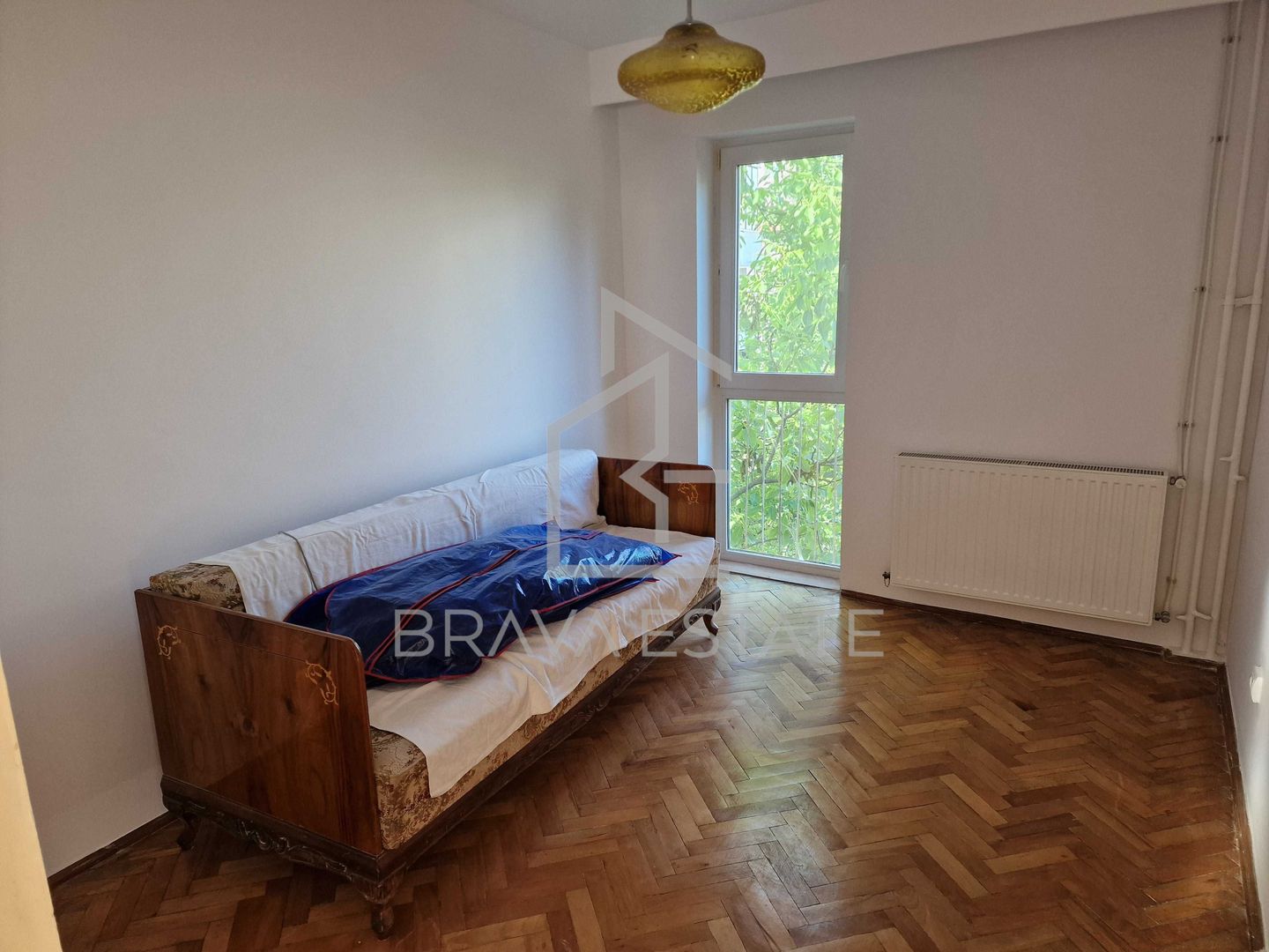 Apartament  4 camere, balcon, zona manastur - Poză 1