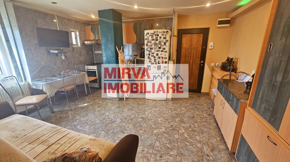 Vanzare apartament 2 camere, mobilat si utilat, in Plopeni - Poză 14