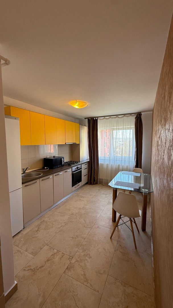 Apartament 2 camere decomandate, balcon, etaj intermediar, parcare - Poză 3