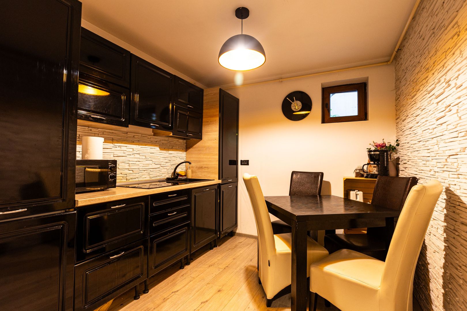 Exclusivitate -  Apartament de 2 camere, cu grădină proprie. - Poză 4