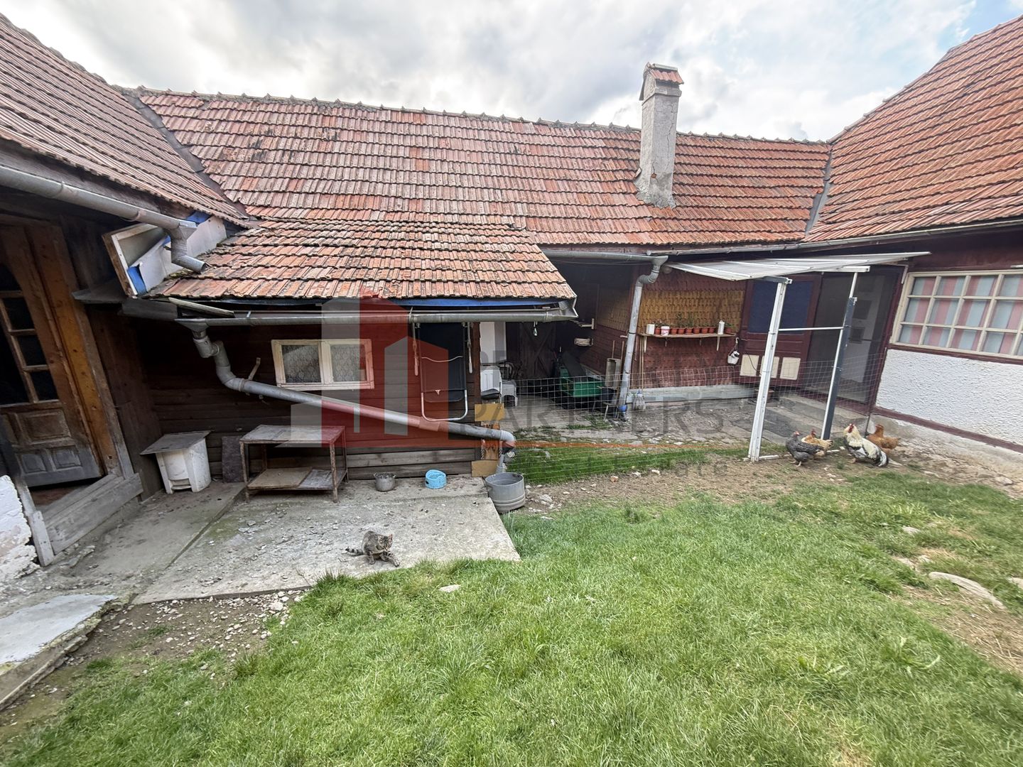 Casă tradițională sat Poarta, comuna Bran teren 4000 mp - Poză 10