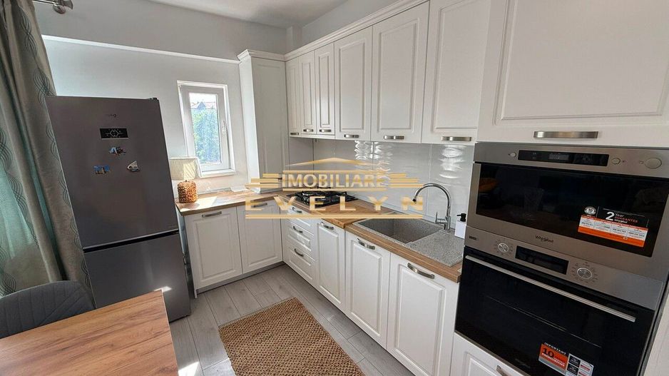 Apartament 3 camere de vânzare – Zona Pod de Piatra (Magazin Piticot) - Poză 4