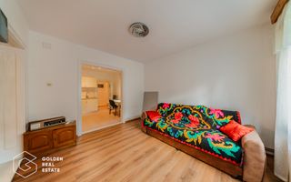 Vila superba, P+E,  Cuvin, 9 camere, 200 mp si teren 1300 mp plus anexa 3 camere - Poză 10