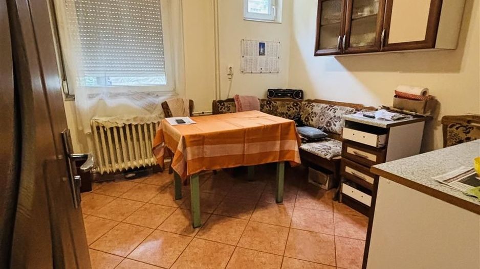 APARTAMENT CU 2 CAMERE SEMIDECOMANDAT ZONA CANTEMIR - Poză 7