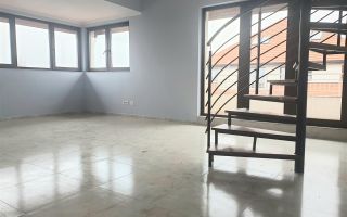 Apartament cu 2 camere scara interioara zona Buziasului comision 0% - Poză 1