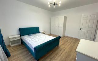 Apartament cu 3 camere, balcon si scara interioara - Poză 3