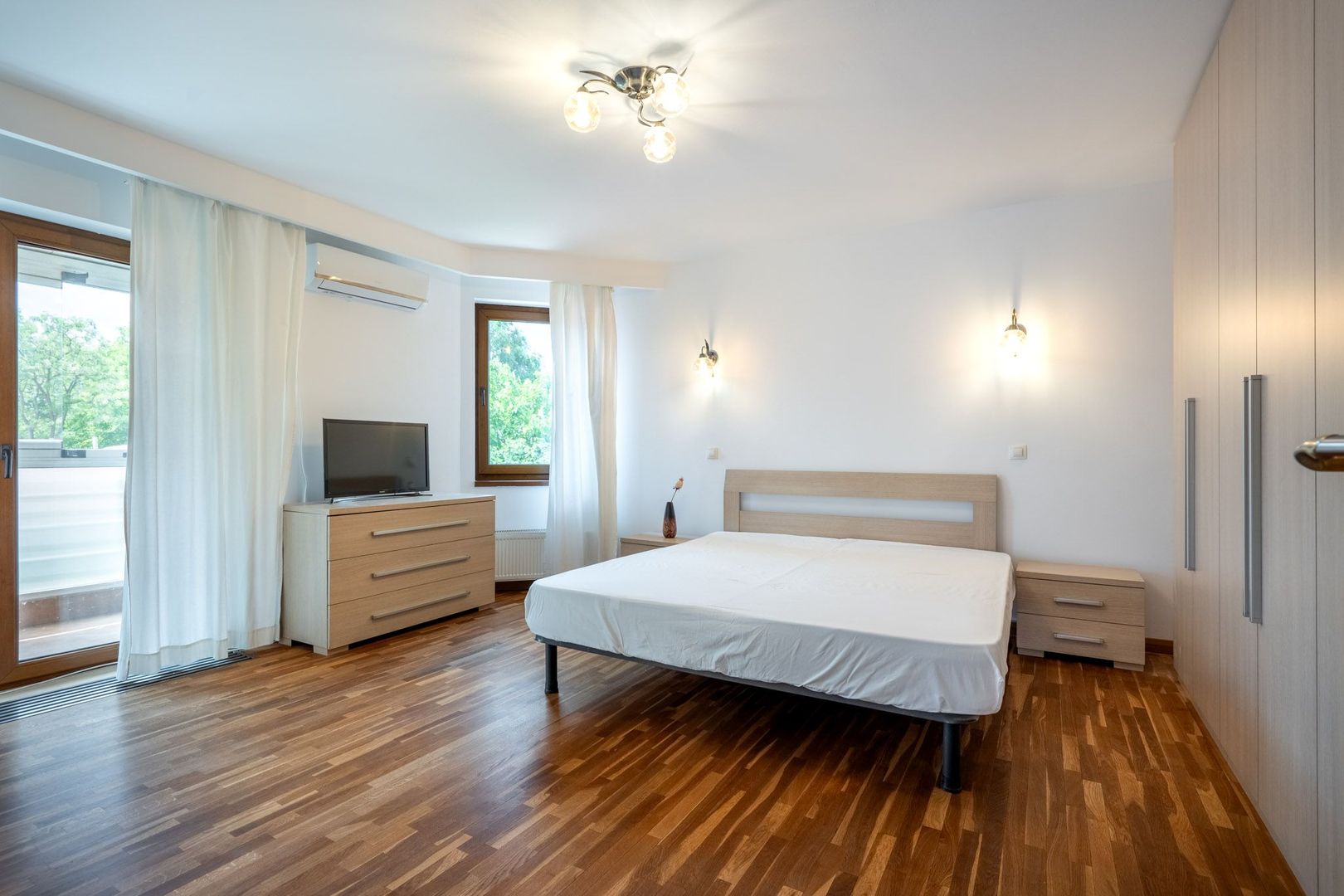 COMISION 0% - Baneasa/ Dobrogeanu Gherea-Garlei casa P+1+M 6 camere curte 500mp - Poză 17