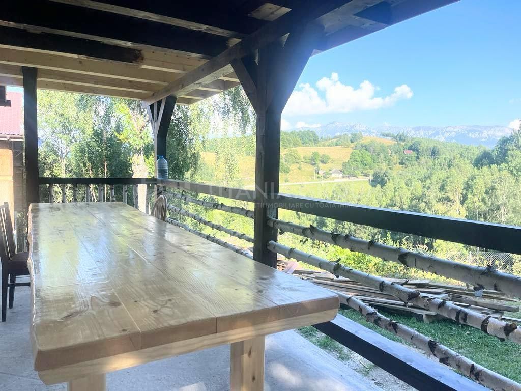 INVESTITIE Vila moderna + vila la rosu, teren 1480 padure - Poză 21