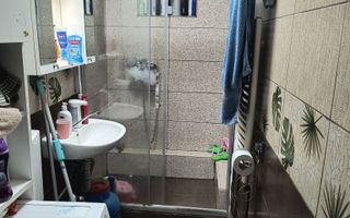 Se vinde apartament cu 2 camere - Poză 3