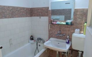 Vand apartament 3 camere central - Poză 8