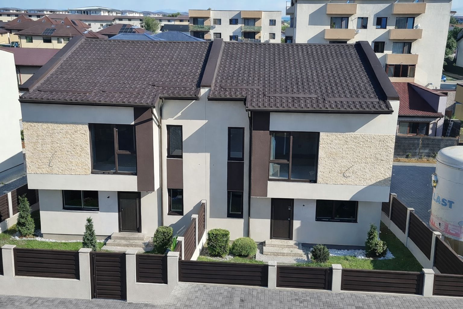 Casa..Vila cu 5 camere de vanzare.......Nord Bragadiru..... - Poză 4