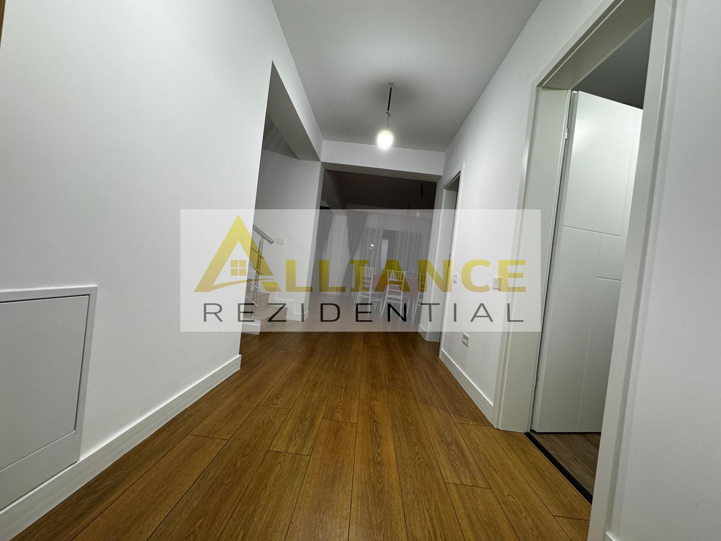 Vila de vanzare-5 camere-3 bai-500 M de STV - Poză 22