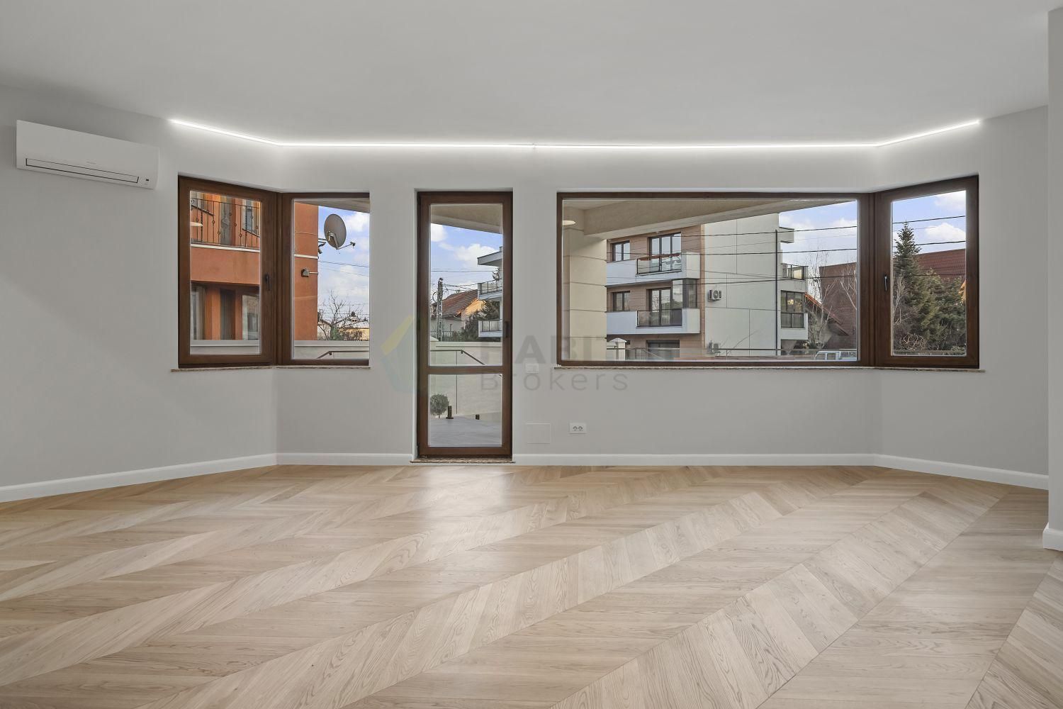 Vilă de lux  | Pipera – 7 camere, 5 băi, 4 terase | 1.500.000 EUR - Poză 24