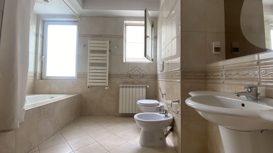 APARTAMENT SPATIOS CU 3 CAMERE LA INCHIRIERE IN ZONA PRIMAVERII - Poză 4