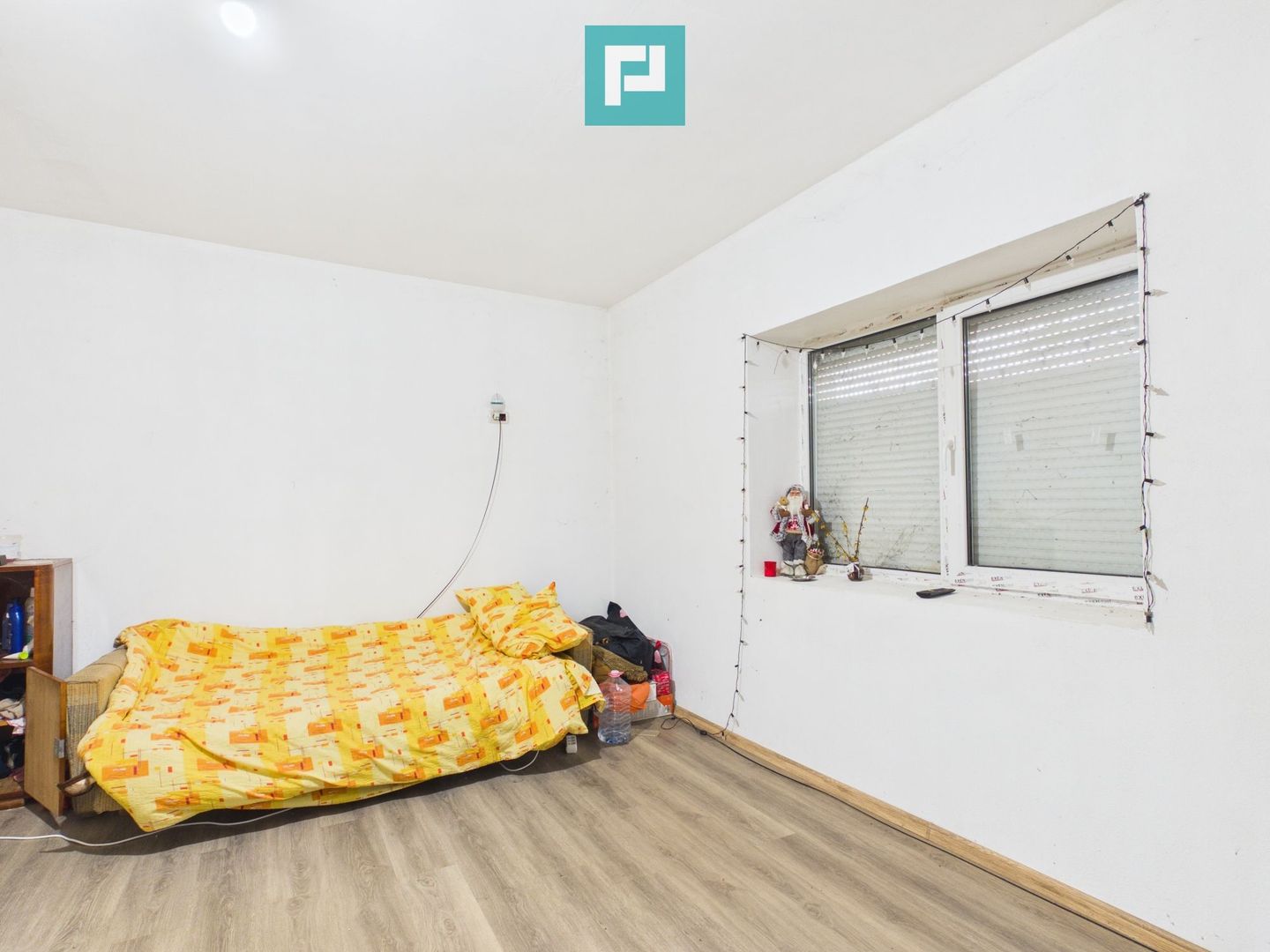 CASĂ ÎN ZERIND PE PRINCIPALĂ CU TEREN DE 1440 MP - Poză 3