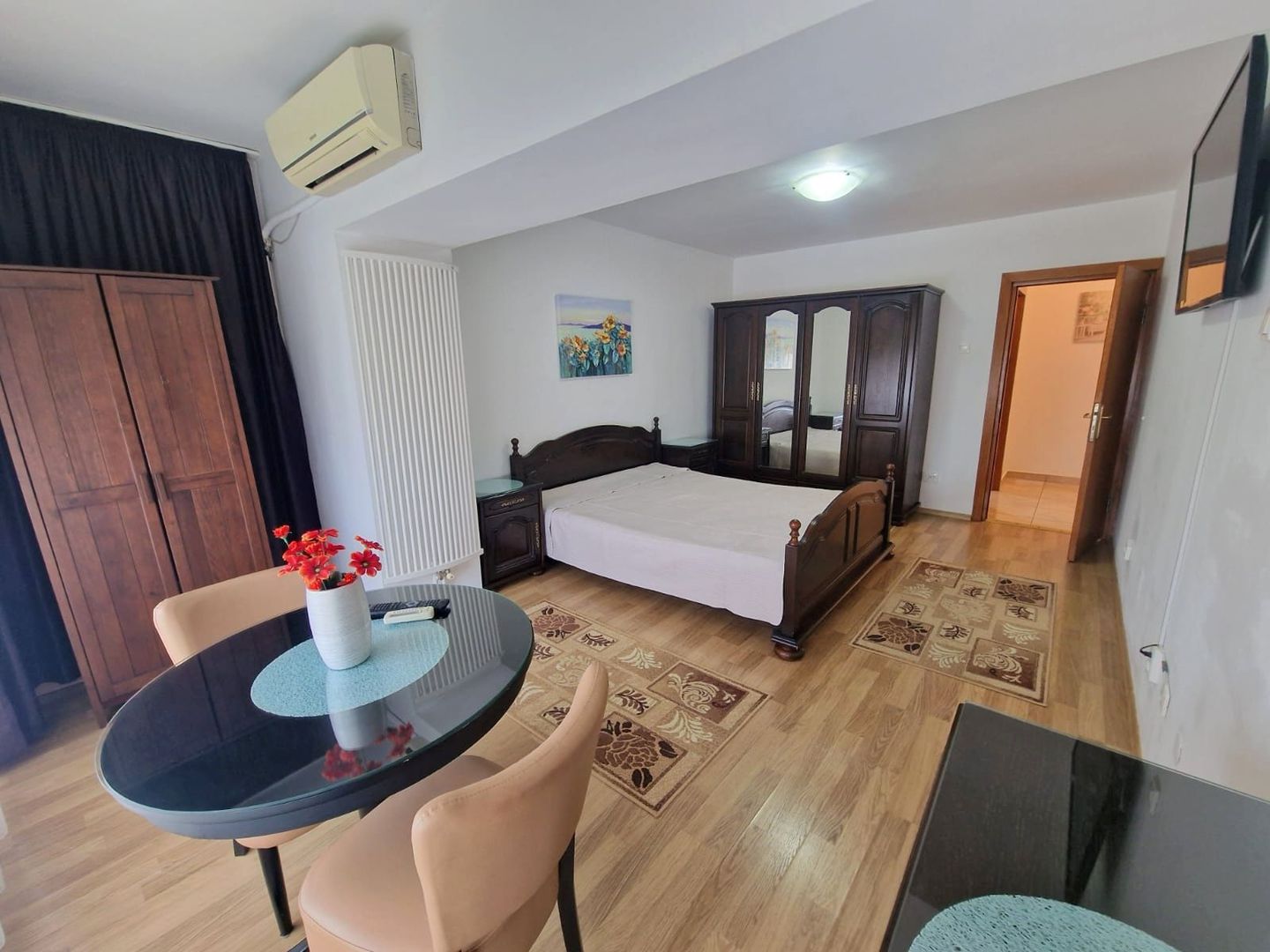 Apartament de inchiriat pe Faleza Dunarii - 3 camere, 105 mp, parter - Poză 3