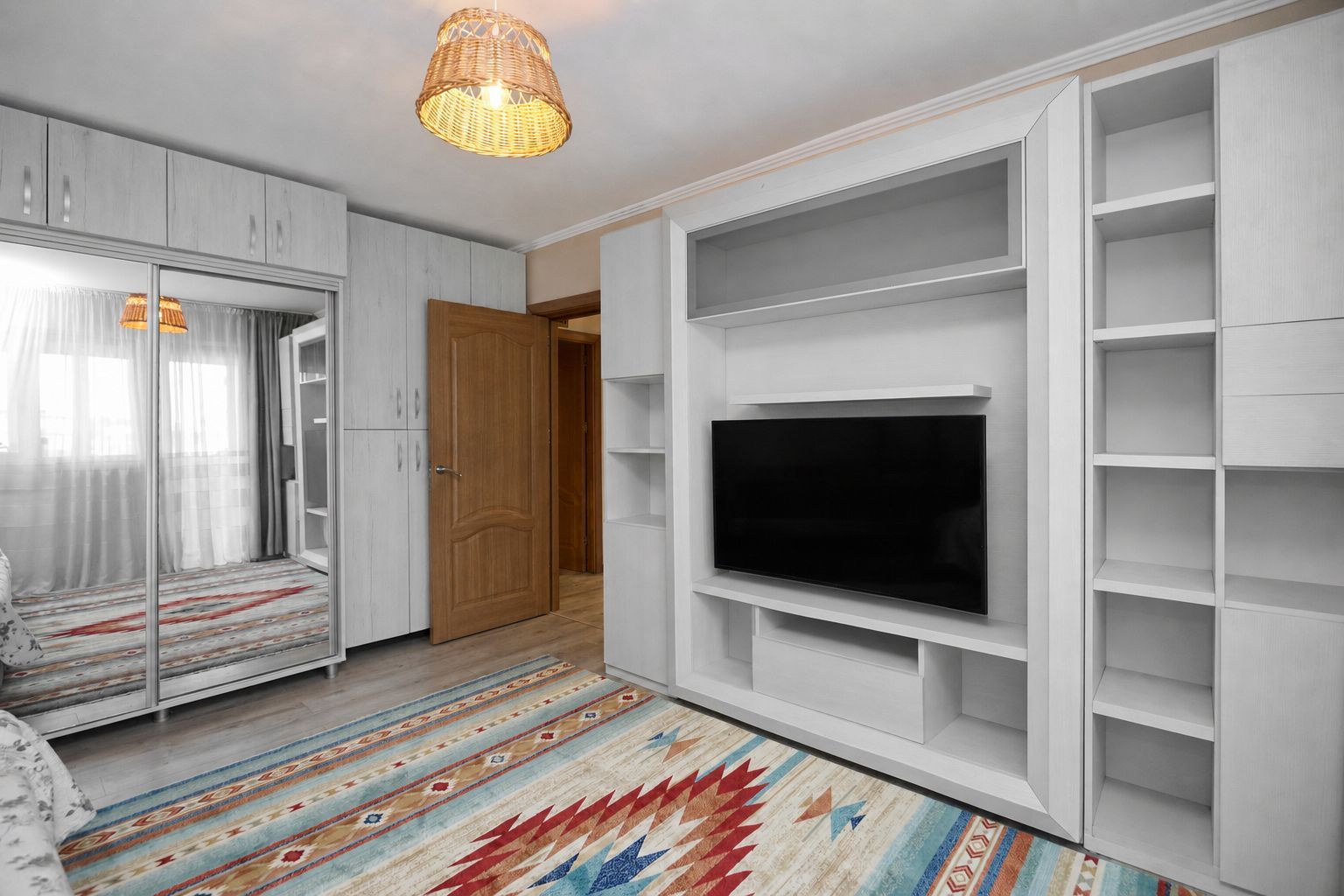 Apartament cu 3 camere, 2 băi și balcon închis | Exercițiu - Poză 6