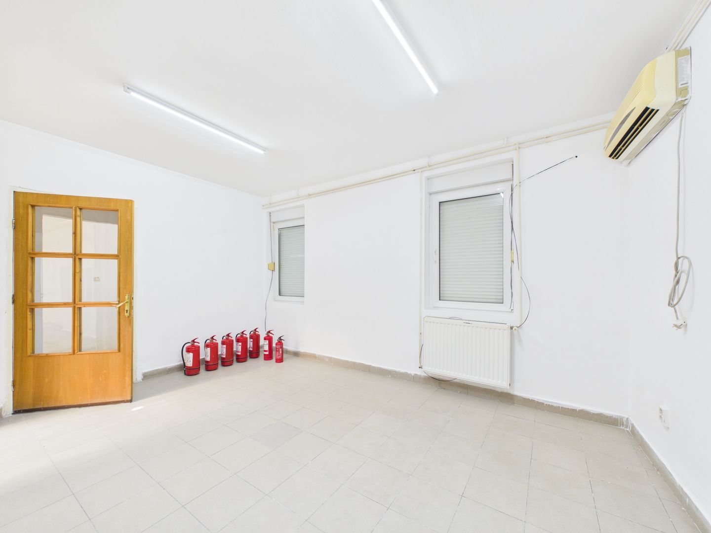 Casa cu 8 camere de vanzare | rezidential si comercial | Nerva Traian - Poză 10