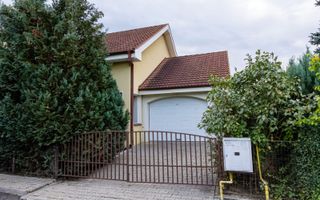 Vila superba cu cinci camere zona centrala - Poză 3