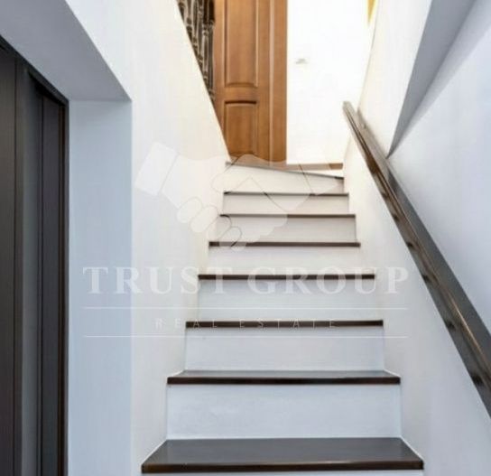 Casa boiereasca renovata Unirii | Curte 70mp | D+P+Pod - Poză 9