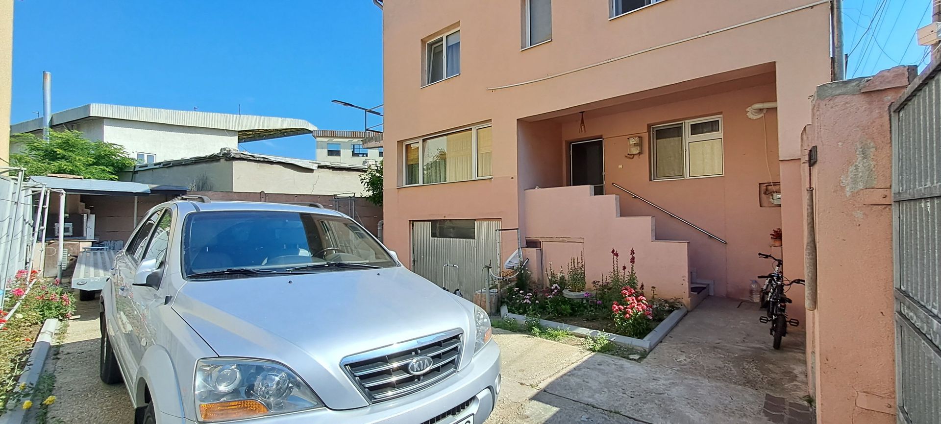 Sos. Giurgiului - Drumul Gazarului, casa S+P+1Et+M, garaj subteran - Poză 2