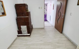 🏡 Casă renovată cu 6 camere, teren 557 mp – Berceni, Prahova - Poză 52