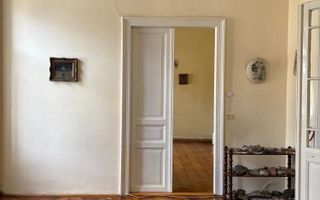 Apartament interbelic deosebit, ultracentral, Piața Mihai Viteazul. - Poză 2