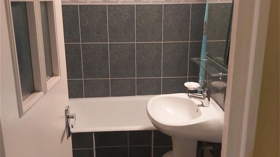 Apartament de vanzare sau la schimb cu casa - Poză 9