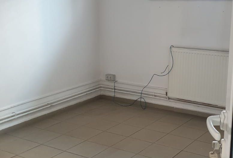 CAZARE MUNCITORI BARTOLOMEU 25 lei/pers./zi - Poză 9