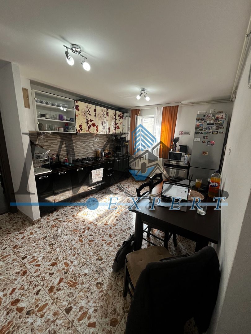 Apartament renovat cu 2 camere de vânzare in Sebeș - Poză 3