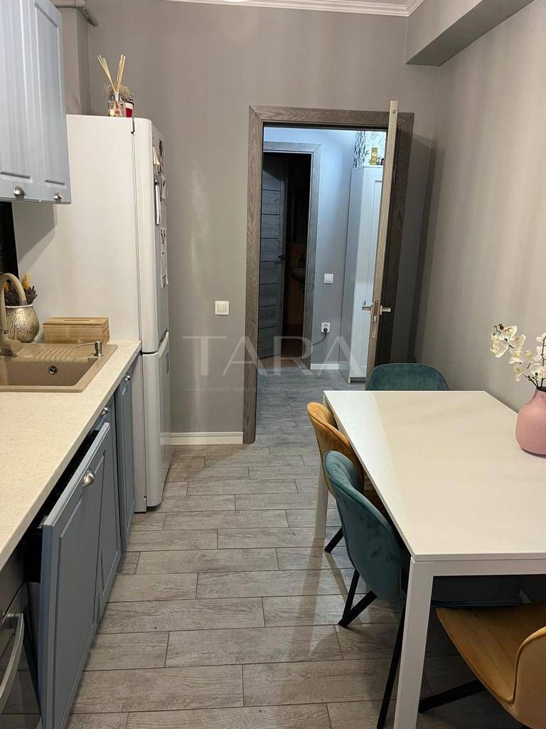 Apartament cu 2 camere, balcon și parcare inclusă, zona Florilor. - Poză 5