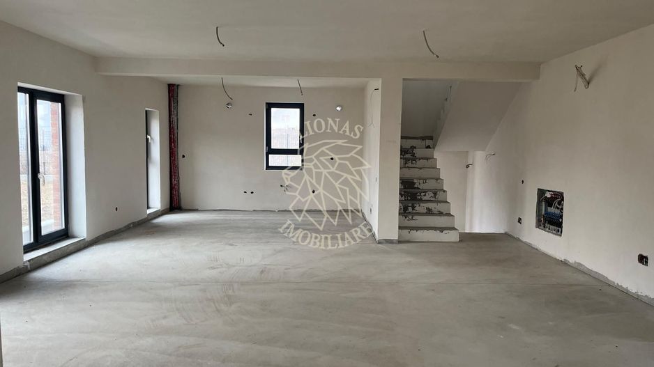 Doua case in Duplex 4 camere 183 mp-teren 295 mp-Dezmir Jud. Cluj - Poză 4