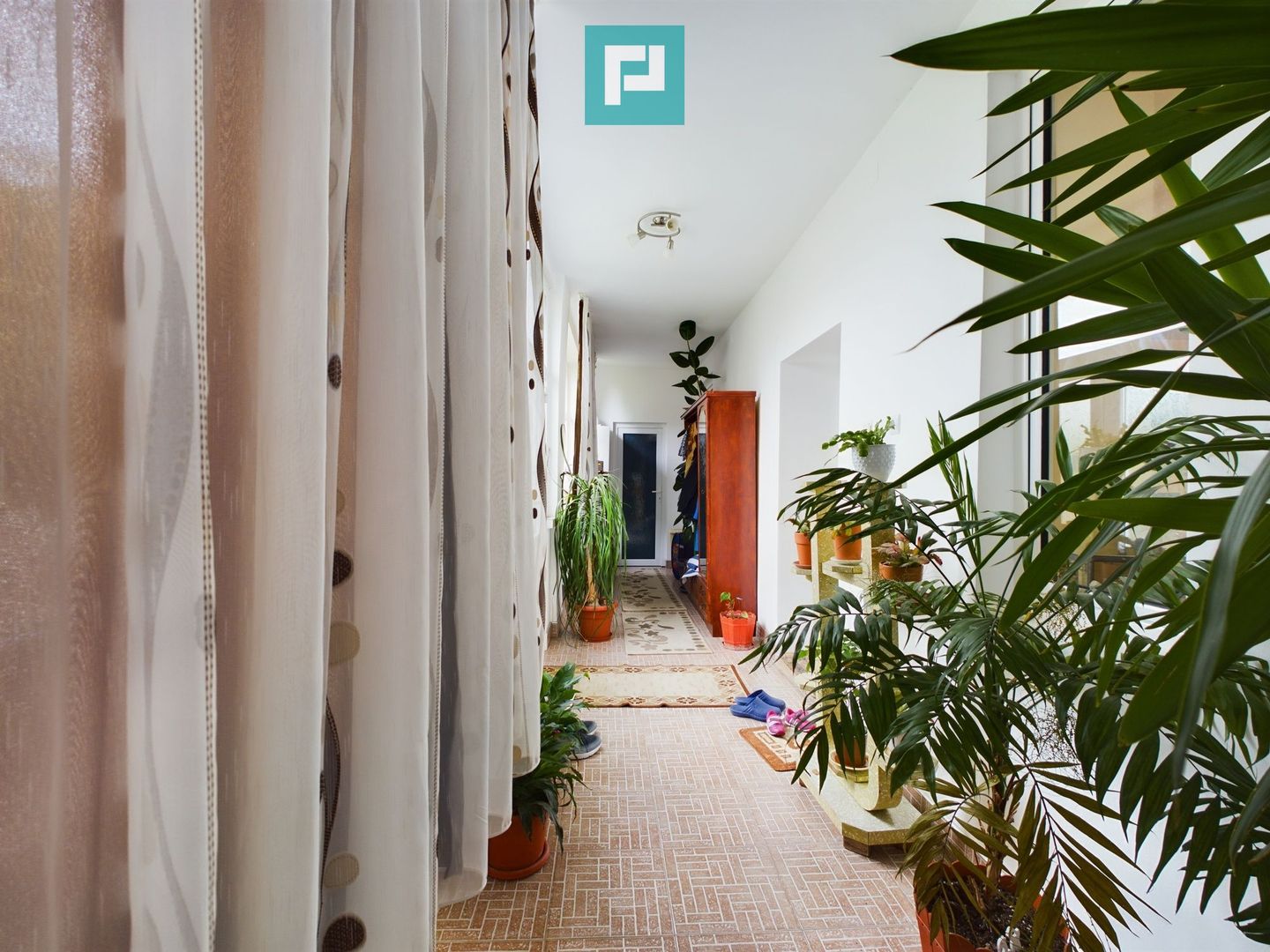 Casă ideală pentru o familie numeroasă, Sântana - Poză 3