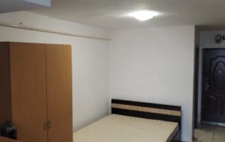 1 camera, Tudor Vladimirescu, etaj intermediar, liber!