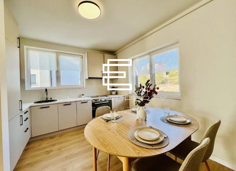 Penthouse de vânzare în Sibiu – 2 camere, mobilat complet, zona Industriala Vest - Poză 1