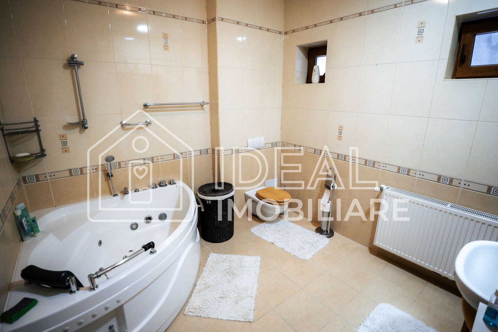 Casa Individuala Moderna cu 7 camere si 1480 mp de curte, In Selimbar - Poză 15