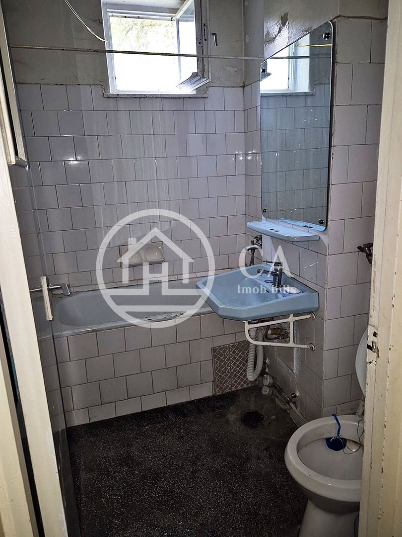 Apartament cu 4 camere de vânzare în zona Cantemir, Oradea - Poză 9